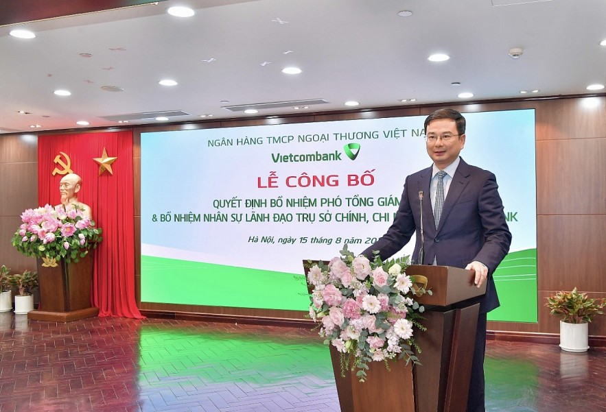Ngân hàng Vietcomvank công bố quyết định bổ nhiệm ông Đặng Kiên Định giữ chức vụ giám đốc chi nhánh Sở Giao dịch
