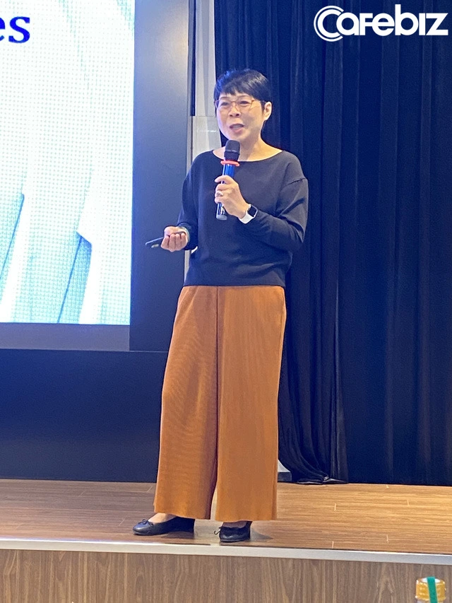 CEO Topica khu vực: 37 tuổi khởi nghiệp trong lĩnh vực e-learning, bạn bè hỏi chồng "cho vợ đi học nước ngoài một mình giống để xe ở bờ hồ không"