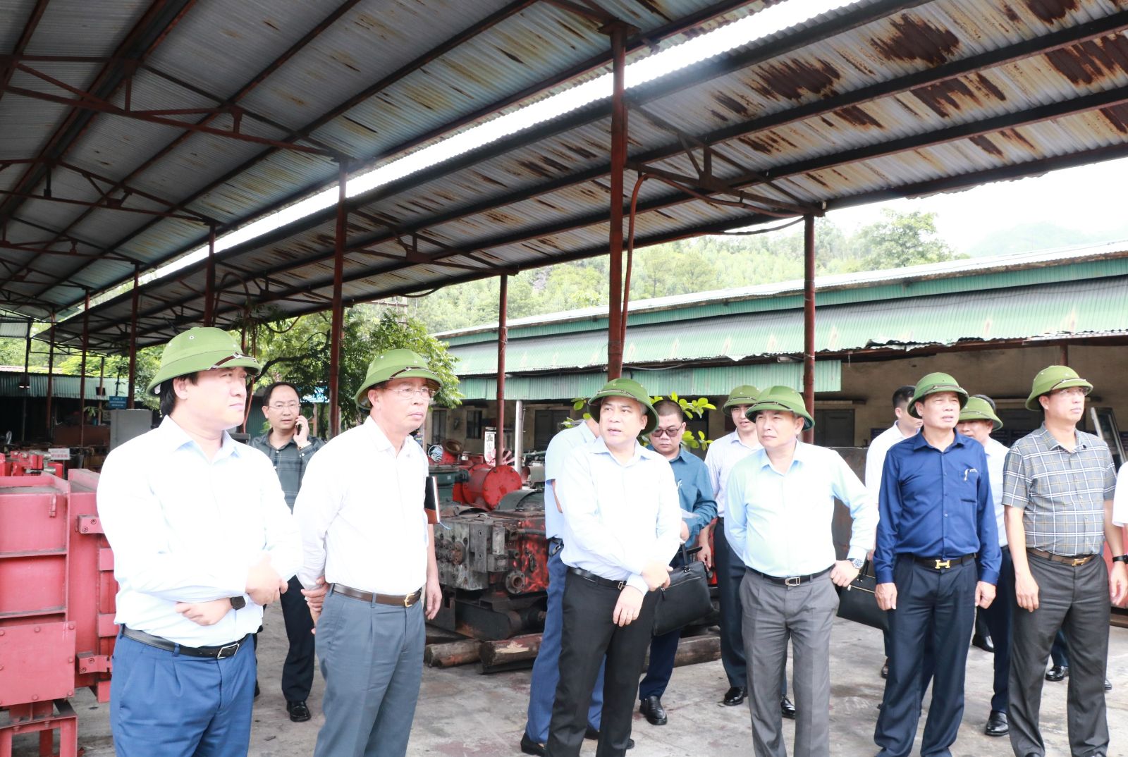 Tổng giám đốc Tập đoàn Đặng Thanh Hải kiểm tra thực địa Dự án cải tạo mặt bằng mức +30 Tràng Bạch và +37 Tràng Khê - Công ty Than Uông Bí
