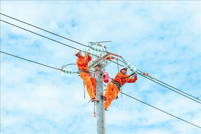 Sử dụng điện tiết kiệm, hiệu quả để bảo đảm an ninh năng lượng quốc gia